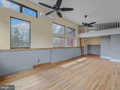 2295 Mountain Run Rd, Berkeley Springs, WV 25411 - photo 6