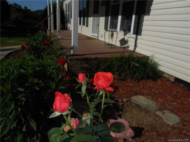 76 Lakewood Rd, Hendersonville, NC 28792 - photo 3