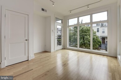 729 Hobart Place NW unit 1, Washington, DC 20001 - photo 4