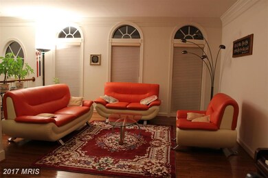 9133 Silvershadow Ct, Lorton, VA 22079 - photo 2