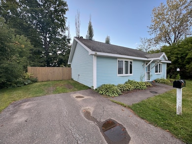 16 Spring St, Dover Foxcroft, ME 04426 - photo 3