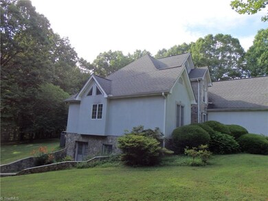 1522 Mcdaniel Dr, Asheboro, NC 27205 - photo 4