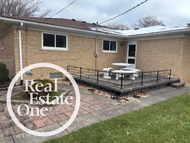 22506 Corteville St, Saint Clair Shores, MI 48081 - photo 7