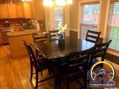 804 SE 44th St, Topeka, KS 66609 - photo 4