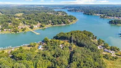 490 E Mohawk Dr, Malvern, OH 44644 - photo 7