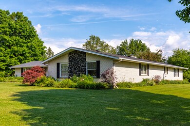 669 W Day Yell Springs 1d