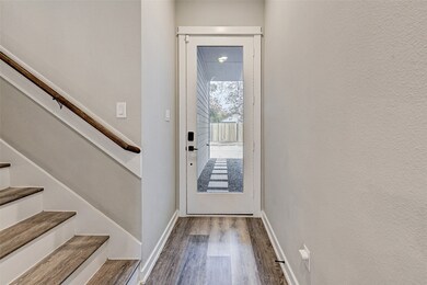 8410 Berry Green Ln, Houston, TX 77022 - photo 4