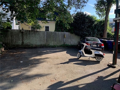 21 Pope St unit 2, Newport, RI 02840 - photo 4