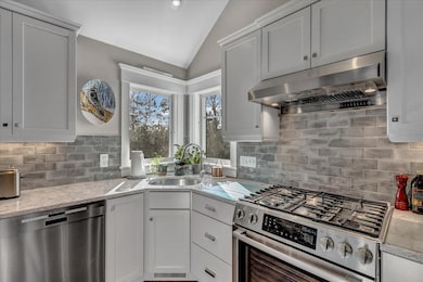 129 Pheasant Hill Cir, Cotuit, MA 02635 - photo 6