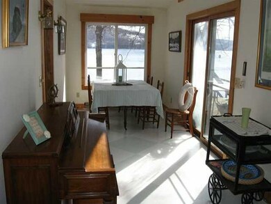 Foyer. Come in to the Sunny Foyer/BreakFast Room! 