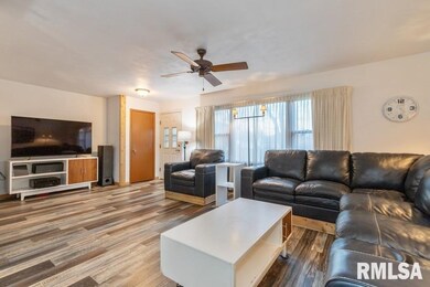 2601 4th St, Moline, IL 61265 - photo 3