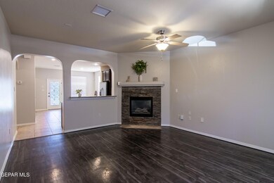 14245 Desert Sky Dr, Horizon City, TX 79928 - photo 3