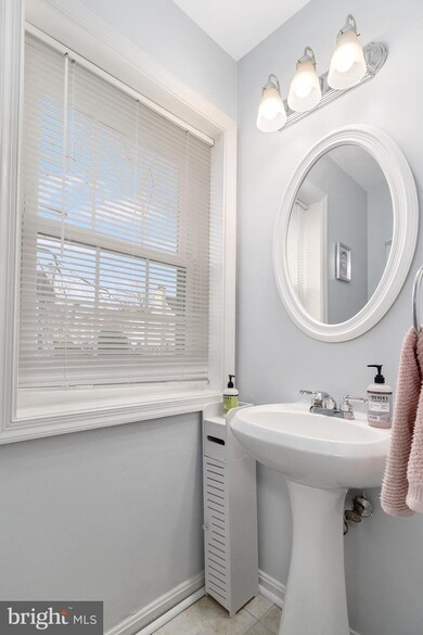 1496 Lowell Ct, Crofton, MD 21114 - photo 7