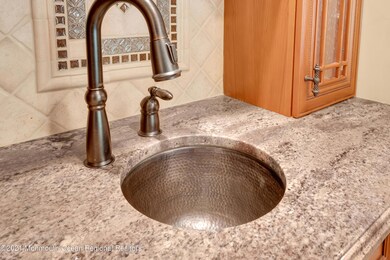 58 Templar Rd, Manalapan, NJ24