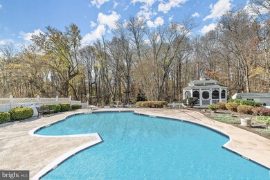 5906 Dale Ct, Sykesville, MD 21784 - photo 2