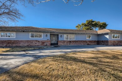 4237 E Pinecrest Cir, Las Vegas, NV 89121 - photo 2