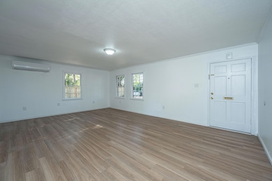 110EdgebrookRd008