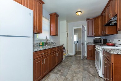 14808 Iris Dr, Fontana, CA 92335 - photo 7