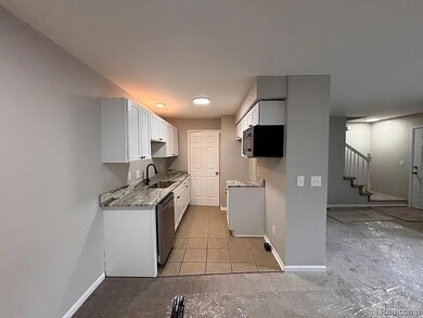 28177 Raleigh Crescent Dr unit 102, Chesterfield, MI 48051 - photo 7