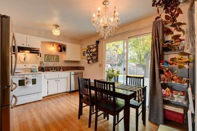 50 SW Eastern Ave, Grants Pass, OR 97526 - photo 5