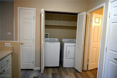 10245 S Maryland Pkwy unit 234, Las Vegas, NV 89183 - photo 5