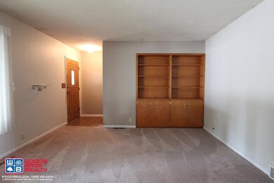 Entry / Living Room