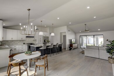 4710 N 36th St-11