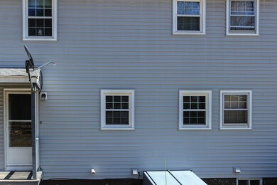 20 Holly Ln unit 20, Londonderry, NH 03053 - photo 2