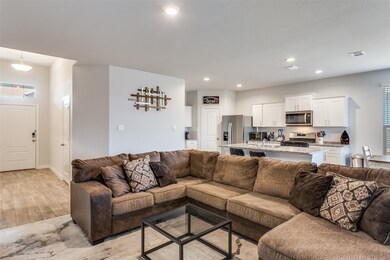 8900 Trumpeter Ln, Fort Worth, TX 76131 - photo 4