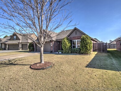 8105 S Hemlock Ave, Broken Arrow, OK 74011 - photo 4