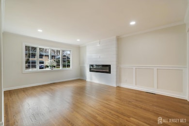 33 Larchmont Rd, Edison, NJ 08837 - photo 5