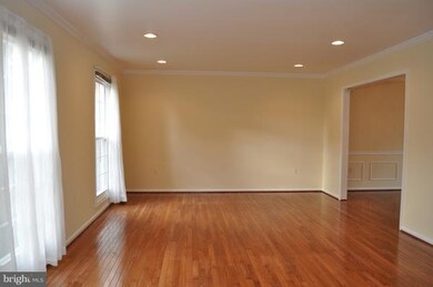 12655 Lloydminster Dr, North Potomac, MD 20878 - photo 5