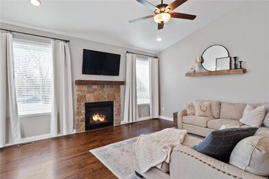 1104 Lucca Ct, Caseyville, IL 62232 - photo 5