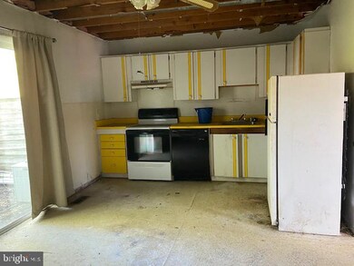 608 Burlington Ct, Edgewood, MD 21040 - photo 5