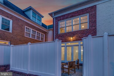 945 Powhatan St, Alexandria, VA 22314 - photo 2