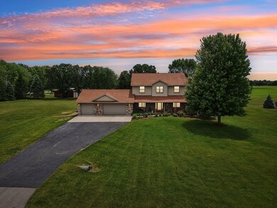 W2923 Sand Crane Dr, Belleville, WI 53508 - photo 2