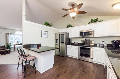 S - 300 Oakview Ct - 038