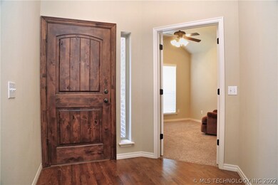 Large entry way.  Front room can either be 4th bed