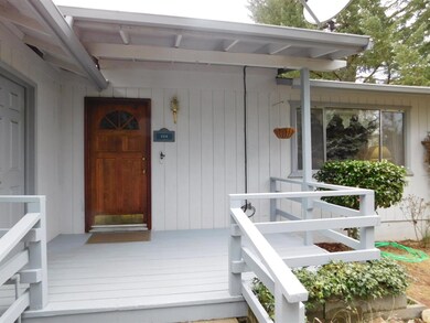 124 Swarthout Cir, Grants Pass, OR 97527 - photo 2