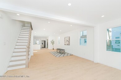11 Laforge Ave, Staten Island, NY 10302 - photo 5