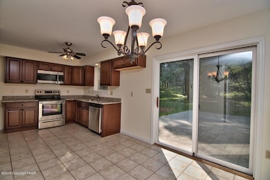 1304 Brian Ln, Effort, PA 18330 - photo 4