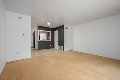 709 Garland Cir unit A, Kalamazoo, MI 49008 - photo 5