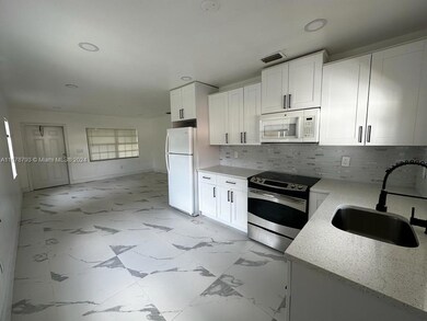 708 SW 10th St unit 2, Dania, FL 33004 - photo 3