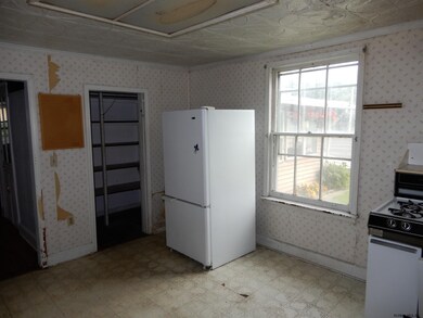 556 4th Ave, Troy, NY 12182 - photo 4