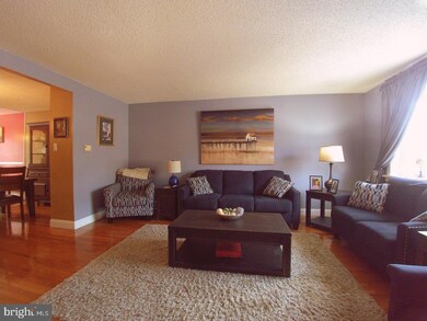 4237 Lyman Dr, Philadelphia, PA 19114 - photo 4