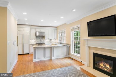 2049 Mayfair Mclean Ct, Falls Church, VA 22043 - photo 5