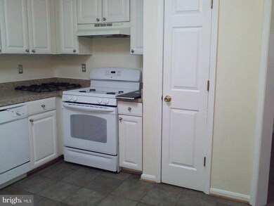 8886 Goose Landing Cir unit O, Columbia, MD 21045 - photo 2