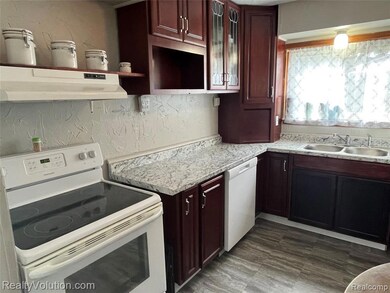 1601 Michael St, Ortonville, MI 48462 - photo 4