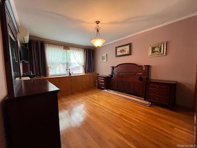 71-22 Calamus Ave, Flushing, NY 11377 - photo 6