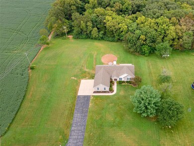 Gorgeous country setting and 4-season nature views